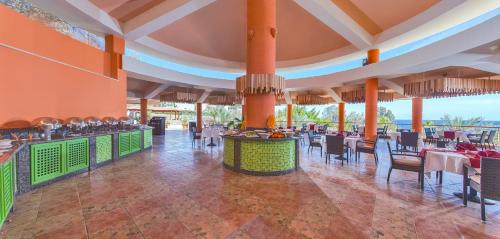 63 Days / 6 Dives + 5 Nights Stay